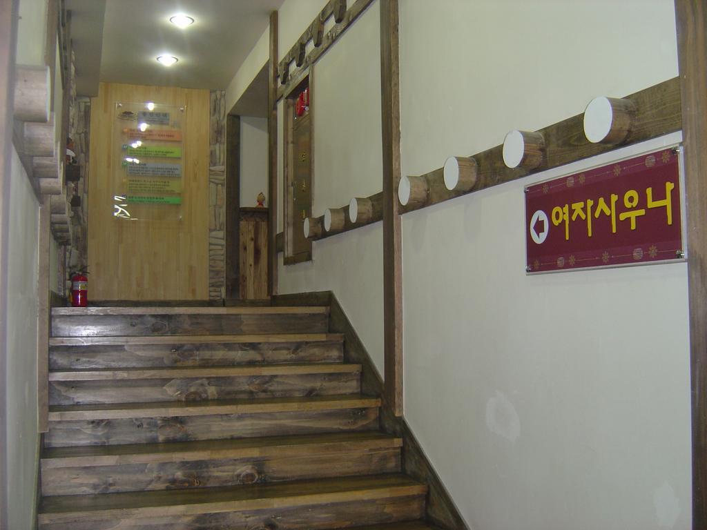 Itaewon Land Spa & Guesthouse โซล ภายนอก รูปภาพ