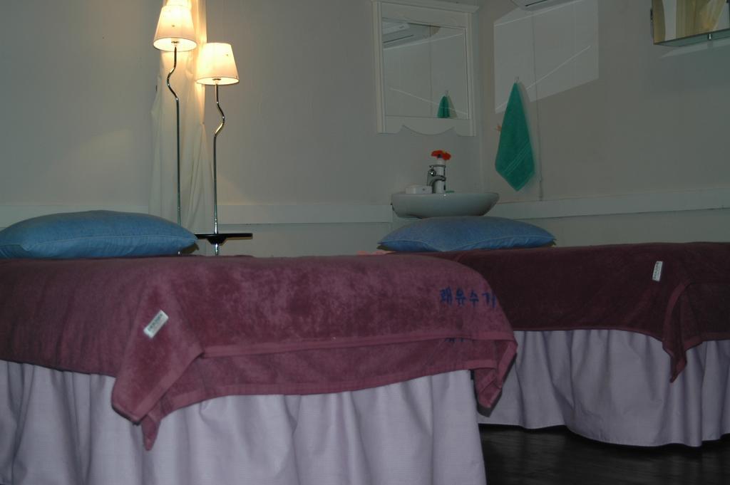 Itaewon Land Spa & Guesthouse โซล ห้อง รูปภาพ